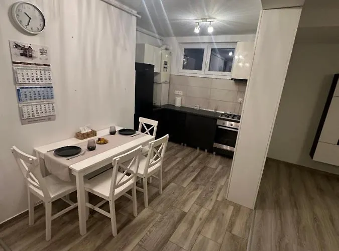 Hugo Residance Апартаменты